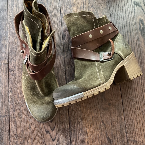 BNWOT Fly London Green Suede, leather buckle boots. Size 8 - Picture 5 of 6